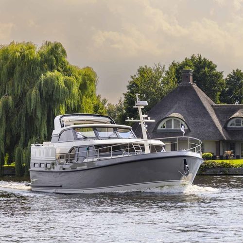 クルージングモーターヨット - 55 SL AC Variotop® - Linssen Yachts B.V. - フライブリッジ / 操舵室あり / キャビン3室