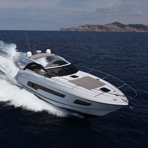 ディーゼルエクスプレスクルーザー Portofino 40 Sunseeker 船内機 ツインエンジン 移動用船艇