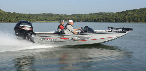 船外機バスボート - 17 TX - Triton Boats - サイドコンソール / スポーツフィッシング / 4人