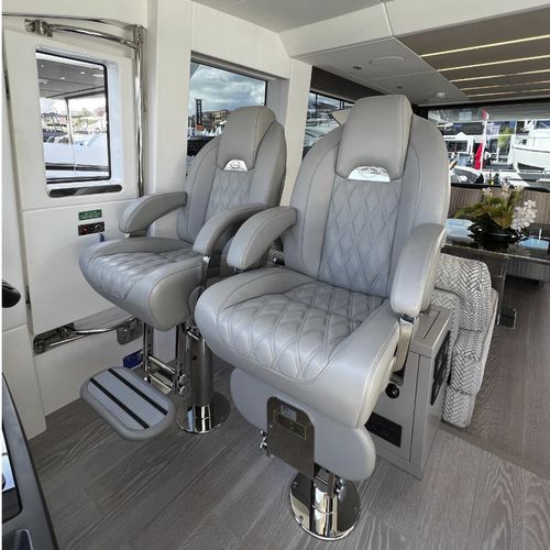 舵用シート - P 442 F SEAGULL FISSA - Besenzoni SpA - ヨット用 / 肘掛け付 / 調節可能