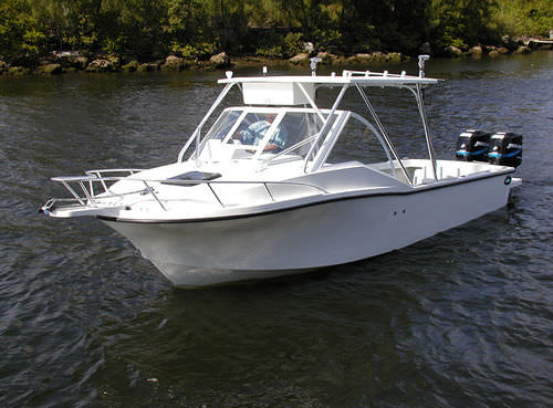 船外機散策 - 252 CUDDY - Dusky Marine - ツインエンジン / スポーツフィッシング