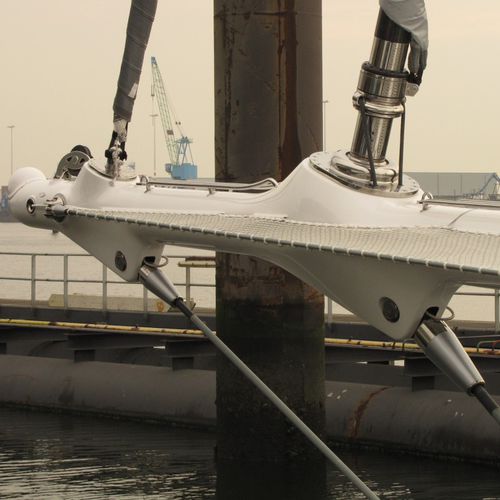 セールボート用巻き取り装置 - Reckmann Yacht Equipment GmbH - 前面帆用 / デッキ下 / オーダーメイド