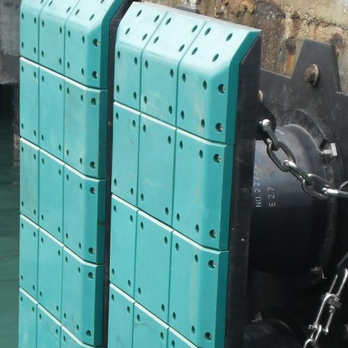港湾用防舷物 - UHMW-PE  - Trelleborg Marine and Infrastructure/トレルボルグ・マリンシステムズ - 作業ボート用 / ドック用 / パネル
