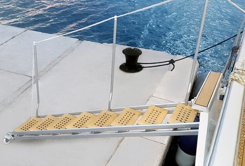 ボート用はしご - Sanguineti Chiavari produzione articoli nautici s. - ヨット用 / 格納式 / 固定式