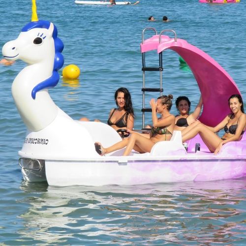 4人用ペダルボ－ト - GRAN UNICORNIO - AVENTURAS AQUATICAS - LA NORIA - ポリエチレン / 滑り台付