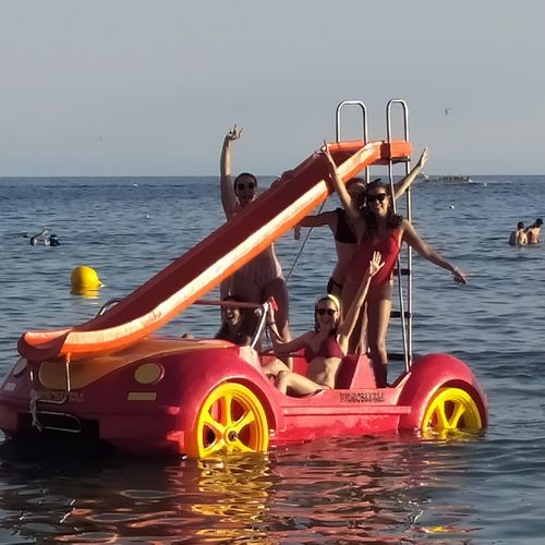 4人用ペダルボ－ト - HIDROBEETLE - AVENTURAS AQUATICAS - LA NORIA - ポリエチレン / 滑り台付 / 電動式