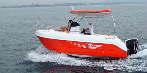 船外機キャビンクルーザ - 650 SD - Moonday Yachts - オープン / センターコンソール / スポーツ