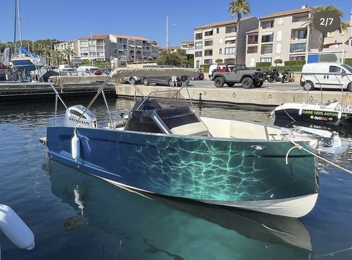 船外機キャビンクルーザ - 655 MATRIX - Moonday Yachts - ツインエンジン / 滑走船体 / オープン