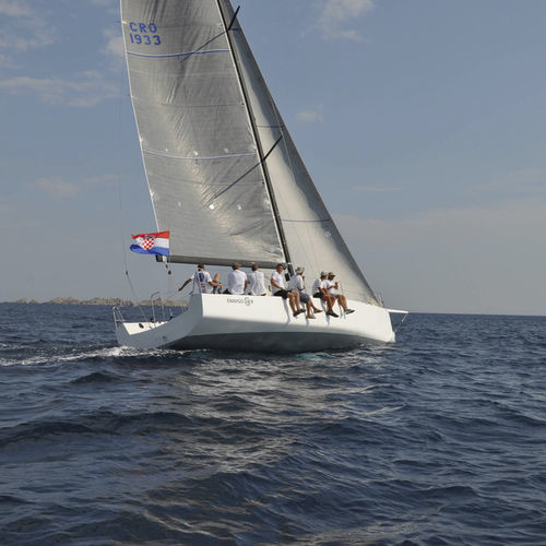 レース用ヨット - 38 - Enavigo Yachts - キャビン3室 / ベッド8台 / カーボン