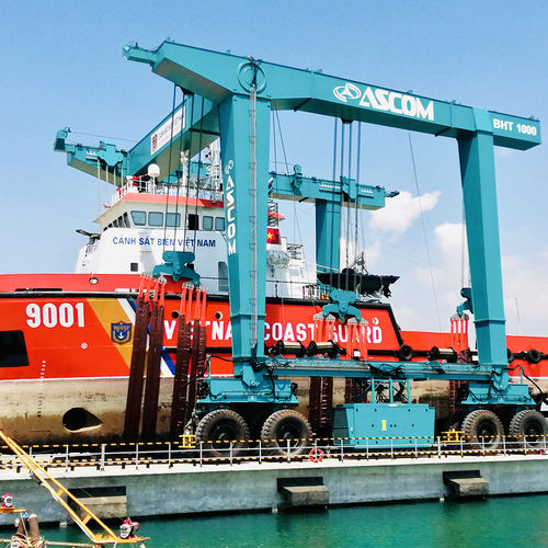 遠隔操作移動リフト - BHT 1000 - ABI TRAILERS - 高リフト容量 / U字型 / 4駆動輪