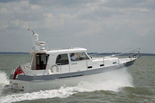 船内機エクスプレスクルーザー - HARDY 32DS - Hardy Marine - ディーゼル / ツインエンジン / 半滑走船体