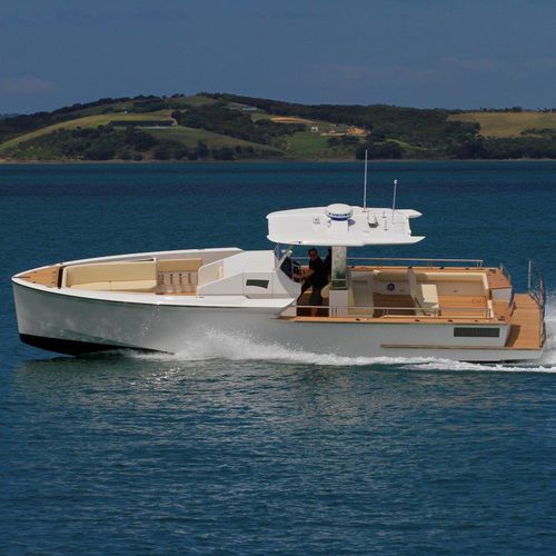船外機センターコンソールボ－ト - T2 Artefact - Lloyd Stevenson Boat Builders - 船内機 / ツインエンジン / 半滑走船体