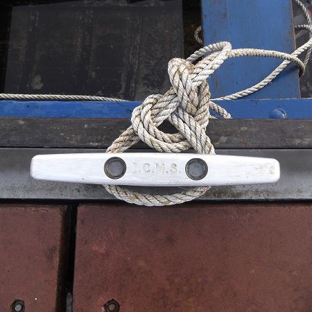 ドック係留用索止め - Inland and Coastal Marina Systems Ltd. - フラット