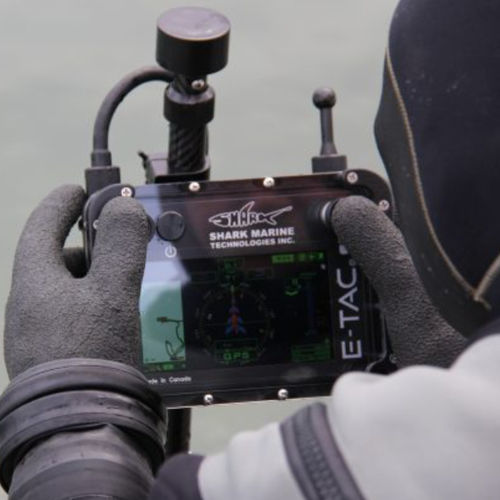 ダイビングのガイダンスとローカリゼーションシステム - E-TAC - Shark Marine Technologies