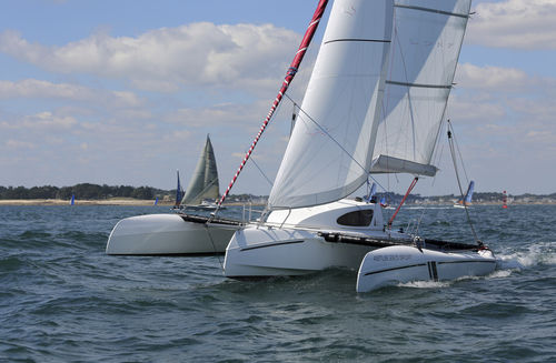 トリマラン - ASTUS 22.5 - Astusboats - 臨海クルージング / 可搬式