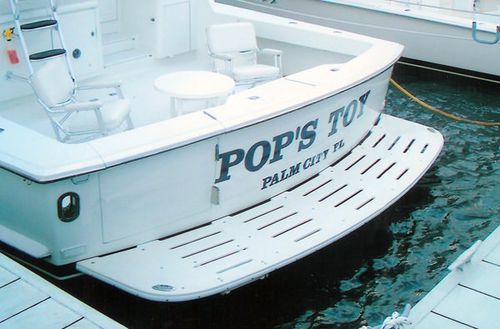 水泳プラットフォーム - 52′ Hatteras - Beachcomber Fiberglass Technology - 固定型 / ボート用 / 後板用