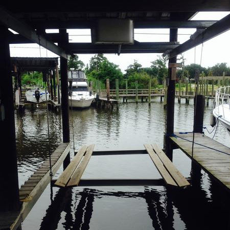 ポンツーンボート用リフト - Lunmar Boat Lifts - 浮き / シェルター付 / 溶融亜鉛メッキ鋼製