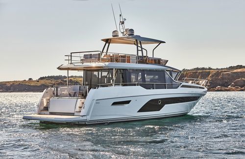 クルージングモーターヨット - X60 - Prestige Yachts - フライブリッジ / 船内機 / キャビン3室