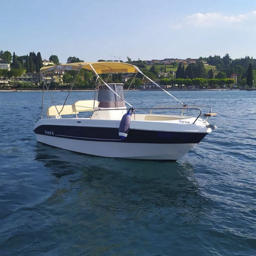 船外機散策 - BRAVA 18 - Mingolla Cantiere Nautico srl - センターコンソール / オープン / 7人