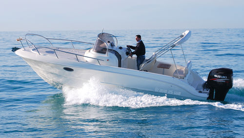 船外機散策 - BRAVA 25 WA - Mingolla Cantiere Nautico srl - センターコンソール / オープン / 10人