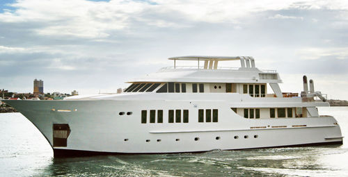 クルージングスーパーヨット - M/Y Evolve  - Inace - 操舵室あり / 移動用船艇 / スチール製
