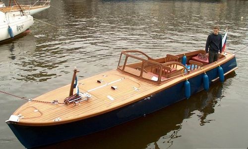 船内機ランナバウトボート - Dolfin-28 - Morozov Yachts - ステップ式船底 / 木製 / 6人