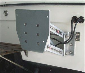 ボート用エンジンブラケット - Kicker Jac - Bob's Machine Shop - 油圧ジャッキプレート