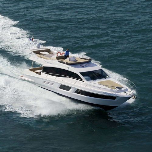 船内機エクスプレスクルーザー - 48 - Majesty Yachts - フライブリッジ / クルージング / キャビン3室