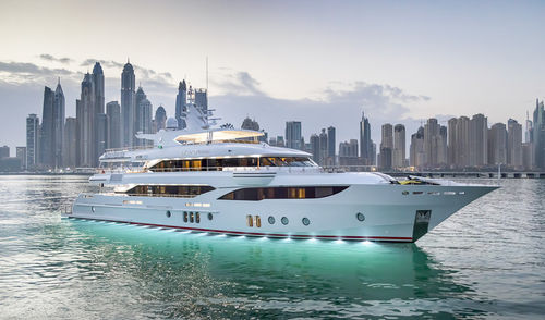 クルージングメガヨット - 155 - Majesty Yachts - フライブリッジ