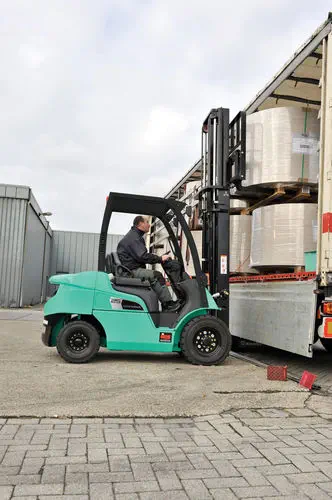 造船所用フォークリフト - FD20-35N3 series - Mitsubishi Forklift Trucks