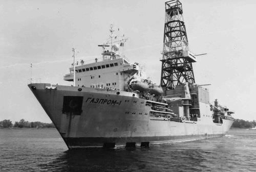 掘削船用専用船 - Gazprom-1 / Nauka - JSC KHERSON SHIPYARD