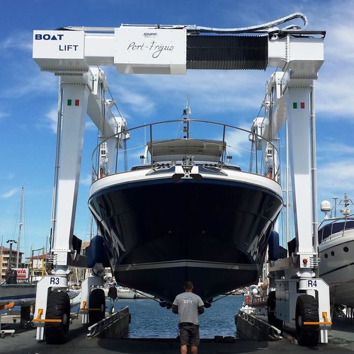 遠隔操作移動リフト - BL75TLA - BOAT LIFT - 全ステアリングホイール / 調節可能桁サポート付き / 持ち上げ用