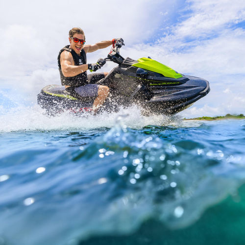 座って操縦ジェットスキー - JetBlaster - Yamaha WaveRunner - 3人乗り / 4ストローク