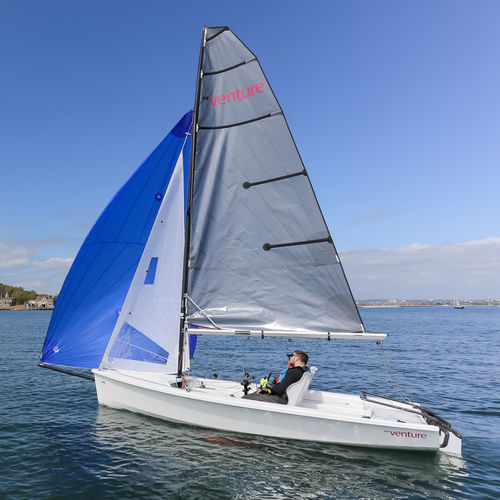 スポーツキールボートヨット - VENTURE CONNECT SCS - RS Sailing France - リフティングキール / 二枚舵 / バウスプリット付き