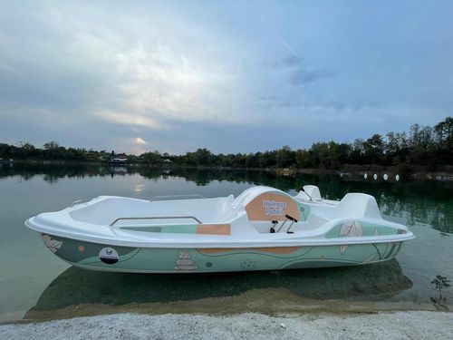 4人用ペダルボ－ト - WELLNESS PEDALO' - GARDASOLAR SRL - ポリエチレン / マルチカラー / ジャグジー付き