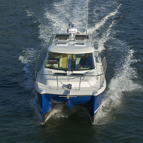 カタマランエクスプレスクルーザー - C100 - Aspen Power Catamarans - 船内機 / ツインエンジン / ハードトップ