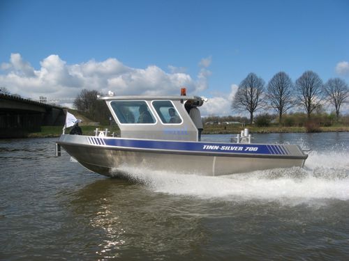 船外機センターコンソールボ－ト - 700 Cabin - Tinn-Silver aluminium boats - 船内機 / 室内コックピット付き / アルミニウム