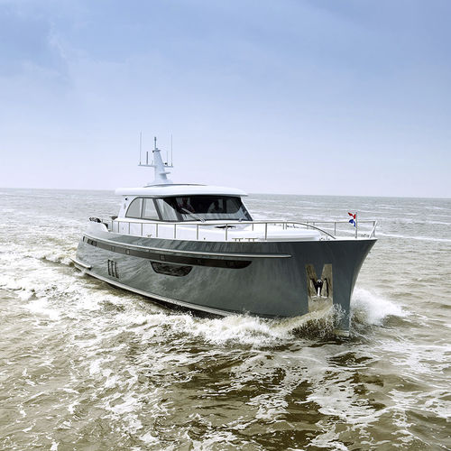 クルージングモーターヨット - 57S LONG RANGE - Steeler Yachts - ハードトップ / 操舵室あり / キャビン3室