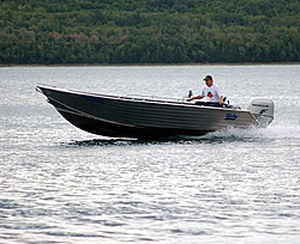 船外機センターコンソールボ－ト - H180T - Henley Boats™