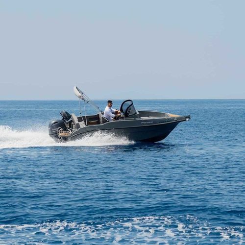 船外機センターコンソールボ－ト - NIREUS Ω53 ESCAPE - LGK MARINE - センターコンソール / 8人 / 日光浴