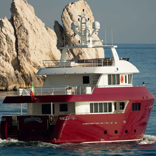 クルージングモーターヨット - VITADIMARE  - Cantiere Delle Marche - フライブリッジ