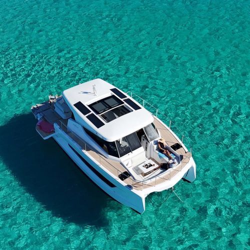 カタマランエクスプレスクルーザー - 38 Sedan - AVENTURA YACHTS - 船内機 / フライブリッジ / 臨海クルージング