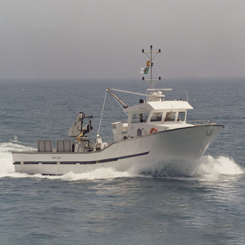 マグロ引網漁船業務用ボート - 3000 - 2500 S - ARESA SHIPYARD - 船内機 / GRP