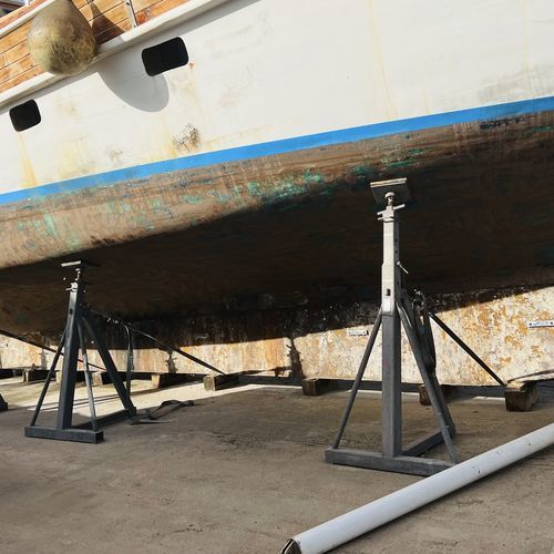 モーターボート船台 - CIF Ton.20 o Ton.30 o Ton.50 h. 18/30 - Naval Tecno Sud - セールボート用 / 固定型傾斜スタンド