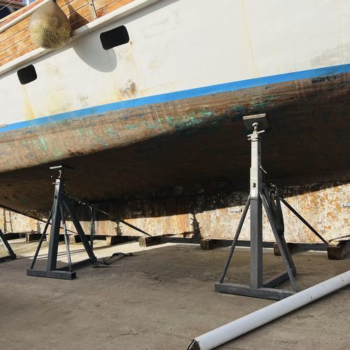 モーターボート船台 - CIF Ton.20 o Ton. 30 o Ton. 50 h. 28/45 - Naval Tecno Sud - セールボート用 / 固定型傾斜スタンド