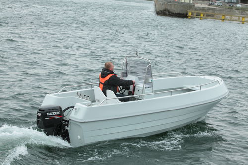 船外機センターコンソールボ－ト - Admiral 550 Proff - Admiral Boats S.A. - スポーツフィッシング / 7人