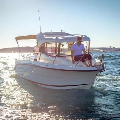 船外機漁船 - 660 Pilothouse - Parker Poland - 操舵室あり / 7人 / 5人