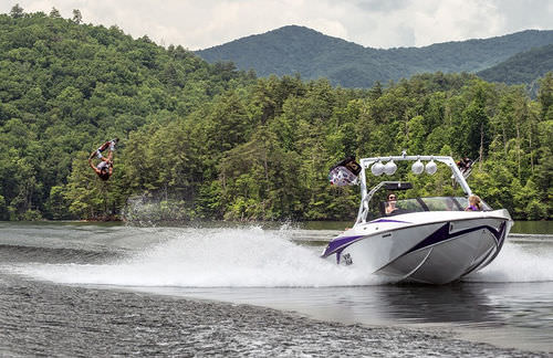 船内機デッキボート - T22 - Axis Wake Research - ウェイクボード