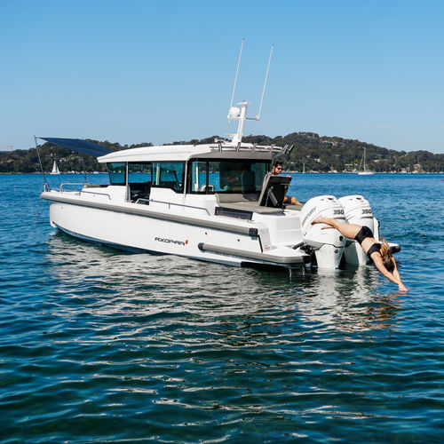 船外機エクスプレスクルーザー - 37 XC CROSS - Axopar Boats Oy - ツインエンジン / 操舵室あり / クロスオーバー