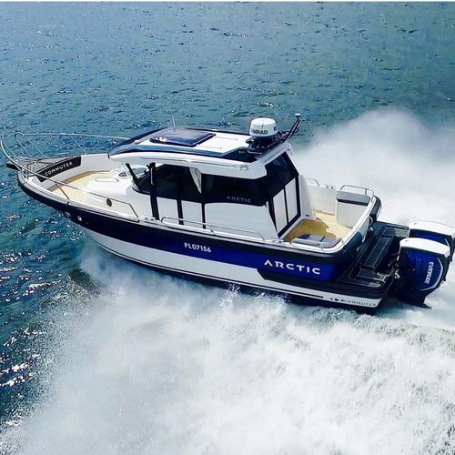 船外機キャビンクルーザ - COMMUTER 25 - ARCTIC Boats - ツインエンジン / ハードトップ / 釣り用